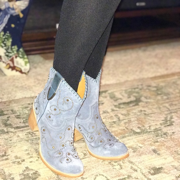 😍Frye Studded Boots😍 - Picture 5 of 8